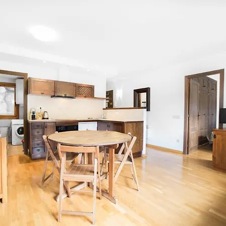 Esquirol Apartment *